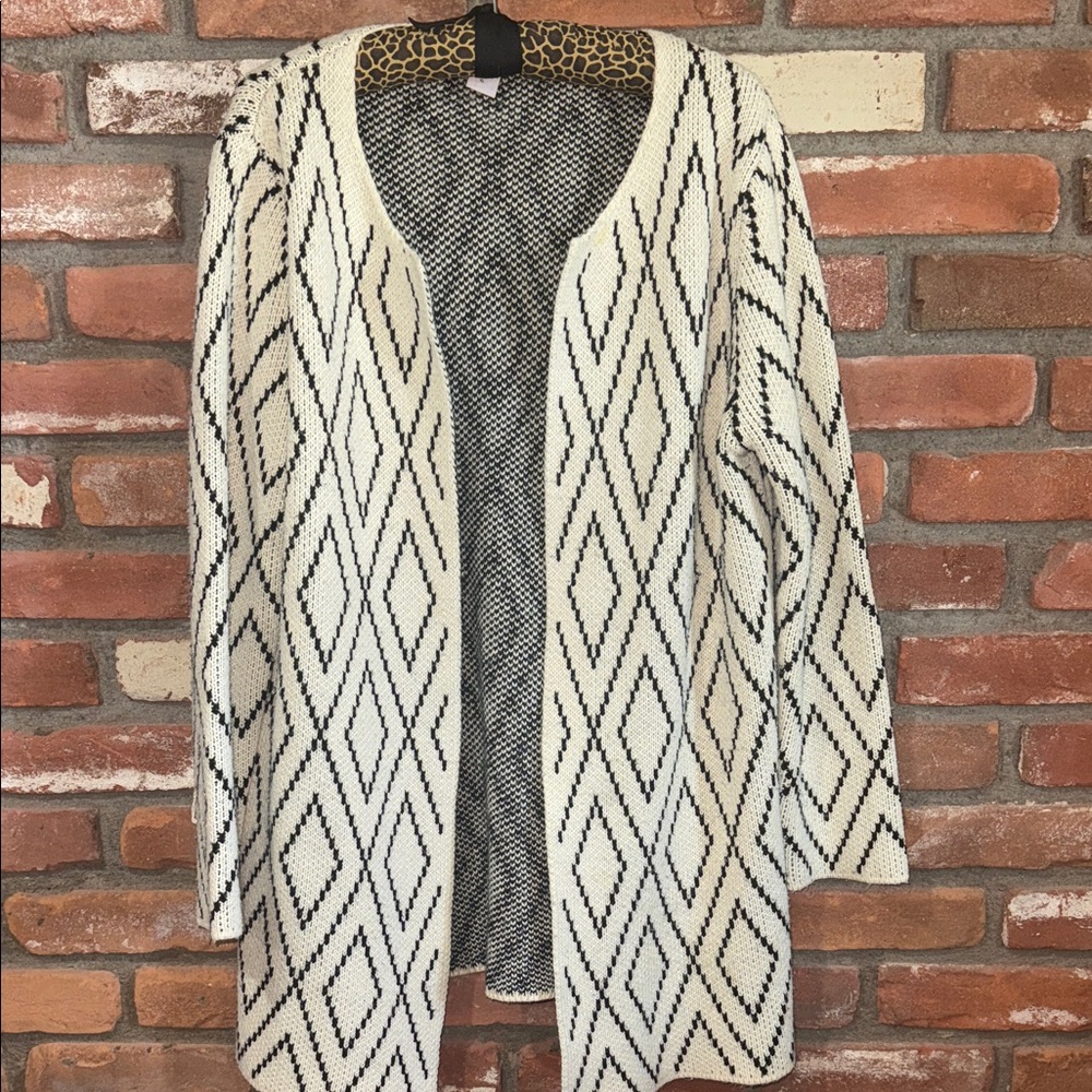 Women's Black and White Geometric Sweater
